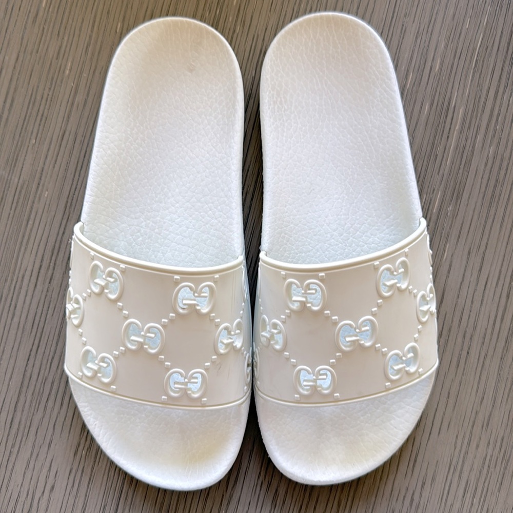 Authentic GUCCI Women's Rubber GG Slide 'White'